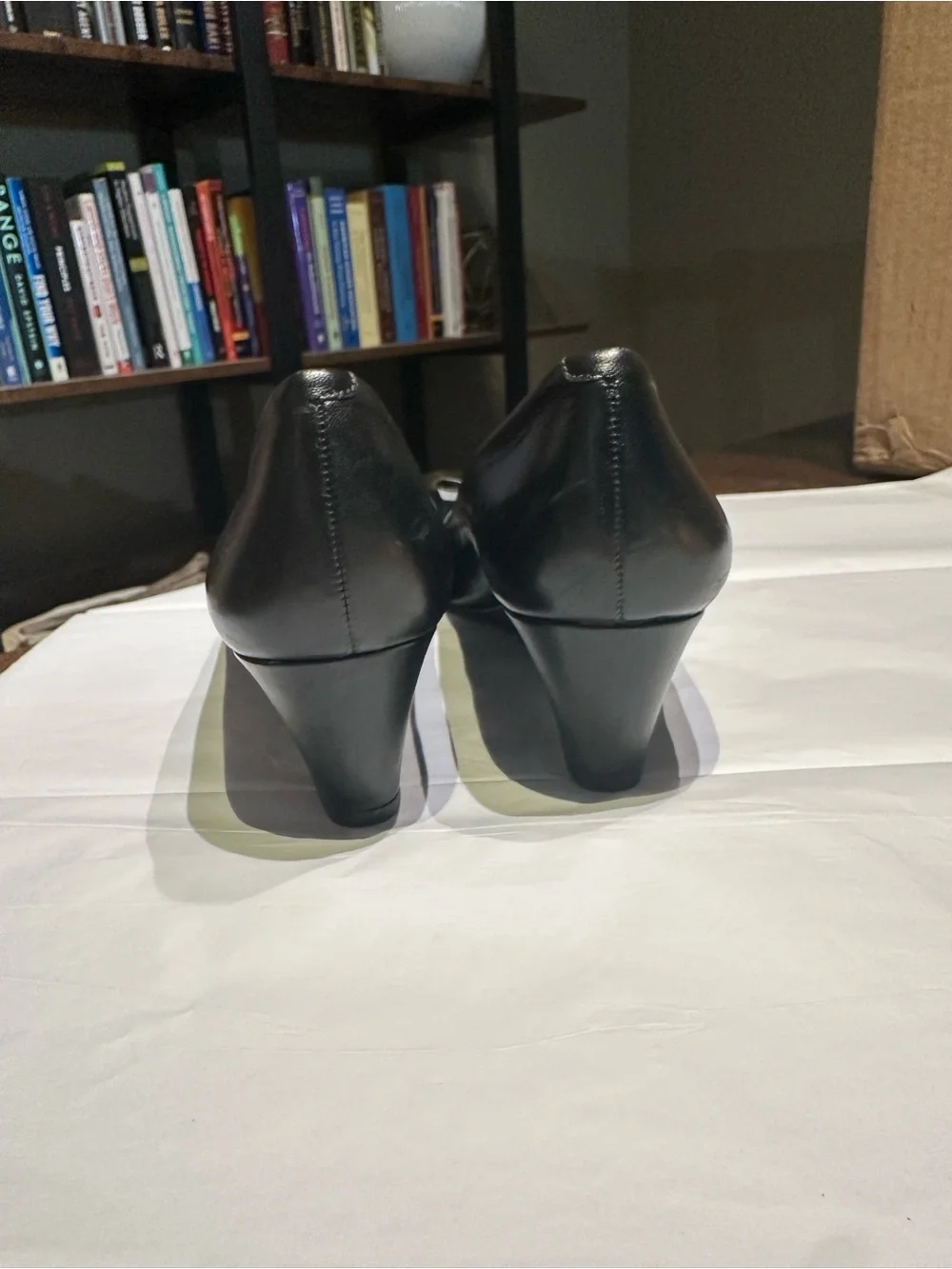 MICHAEL Michael Kors Black Leather Bow Peep Toe Wedge Pumps Sz 9M Gold Hardware